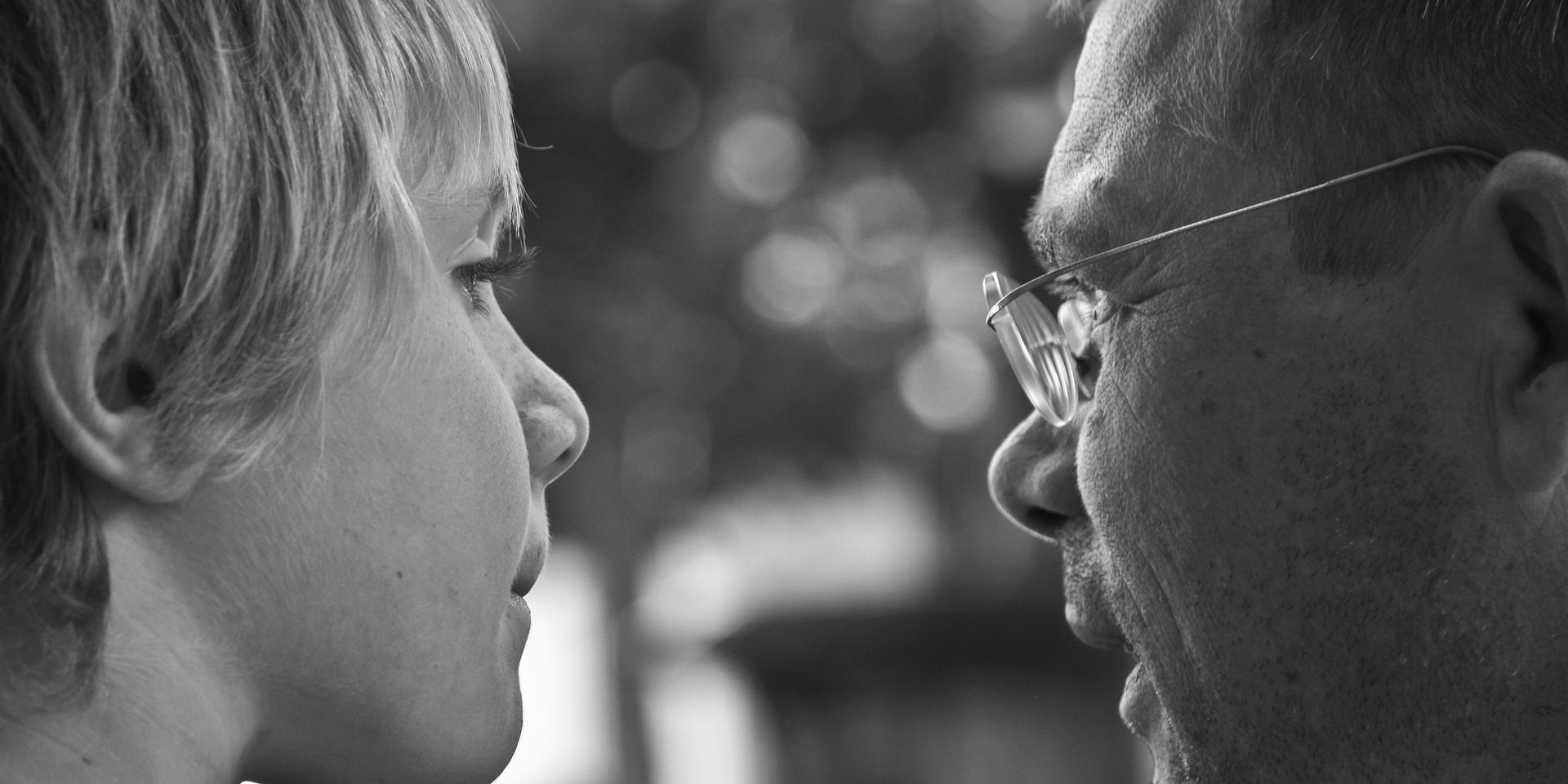 people-3203095_1920 Vir: Pixabay